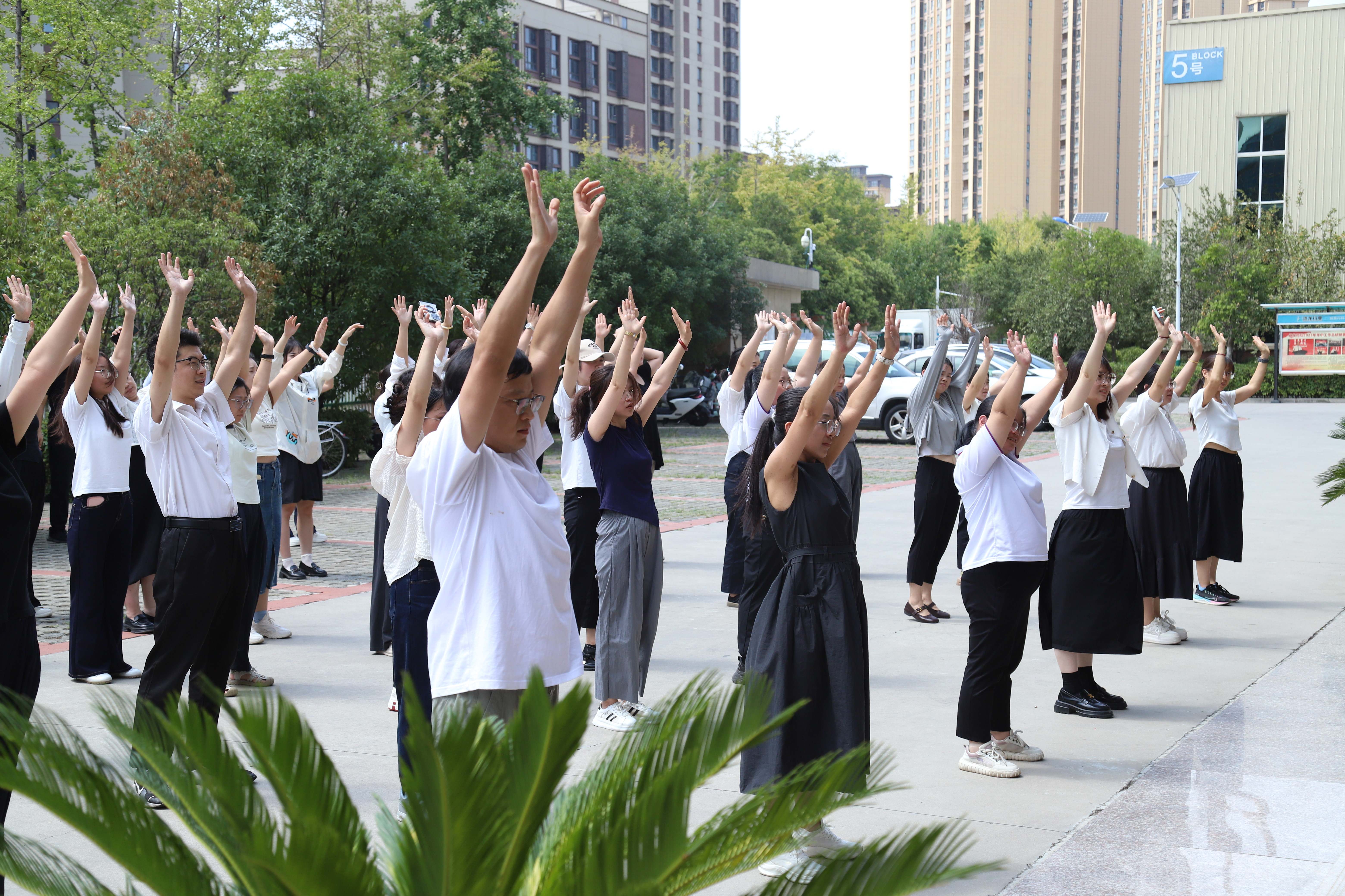 1756276066.jpg 4.jpg